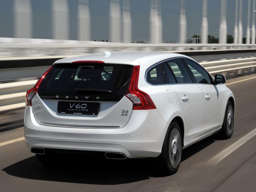  Volvo V60 D6 Plug-In Hybrid 2013 года  (фото 4 из 25)